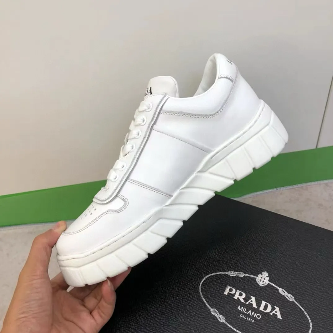 Factory price: 420💰Prada new men's leather sports shoes, the highest version on the market, any comparison is welcome🆚! The original leather has excellent texture and is super high-end! Fetal sheep net lining imported from Italy, removable pad! Luxurious materials and fine workmanship, highly recommended! Code number: 38-44, customized 45